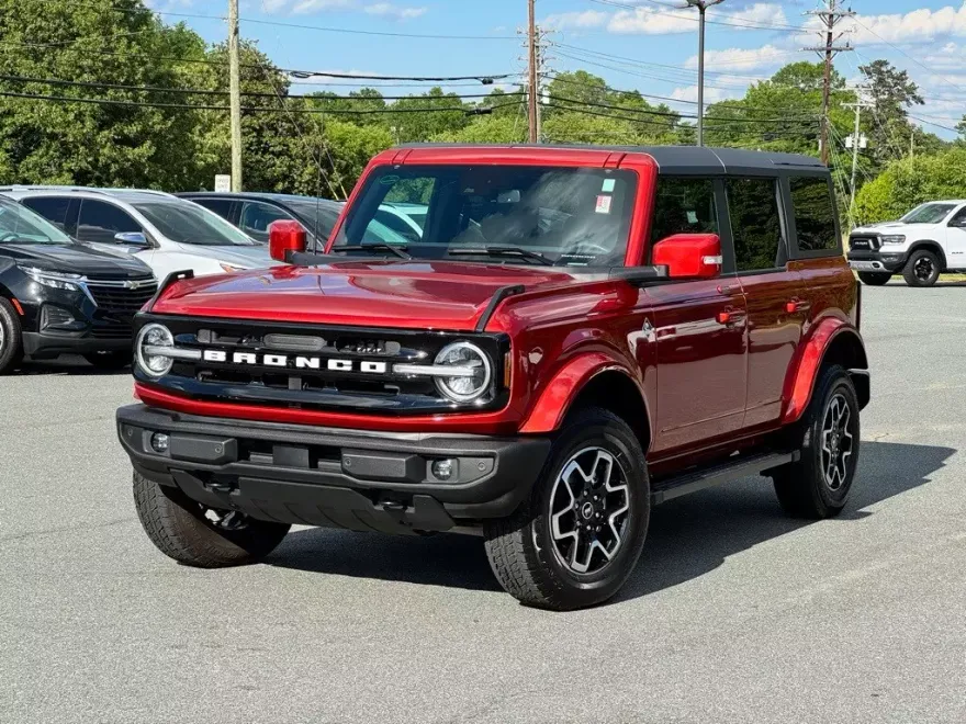 2023 Ford Bronco Outer Banks photo 1