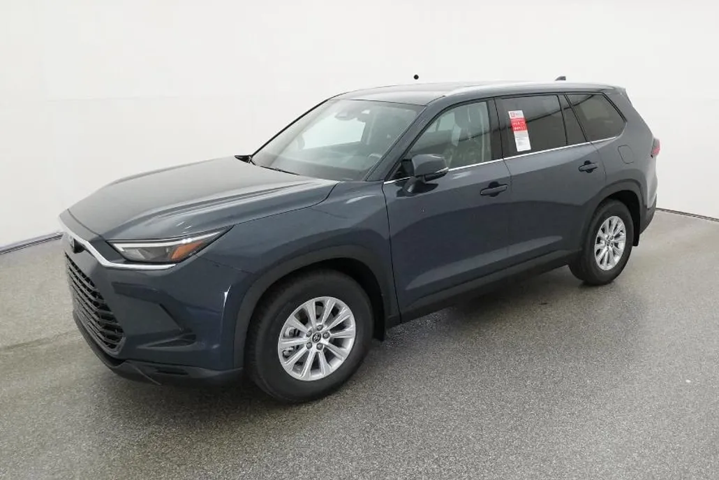 2026 Toyota Grand Highlander XLE photo 1