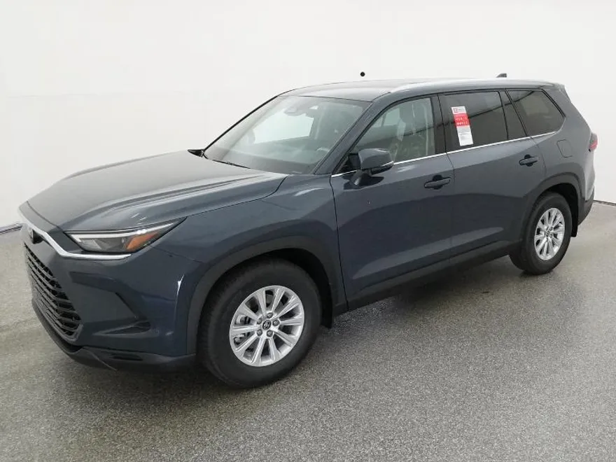 2026 Toyota Grand Highlander XLE photo 1