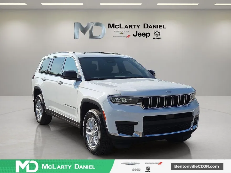 2025 Jeep Grand Cherokee Laredo photo 1