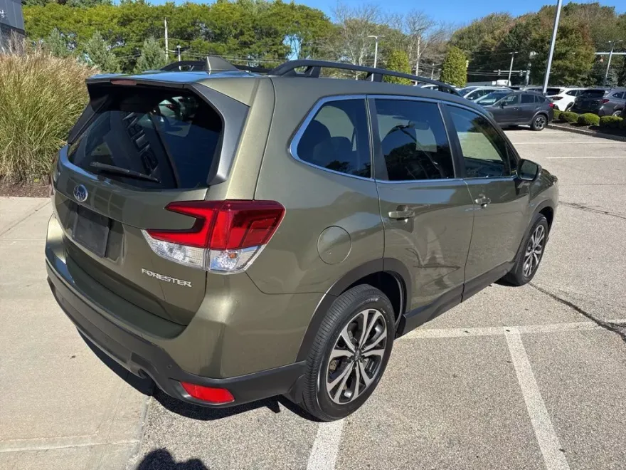 2023 Subaru Forester Limited photo 1