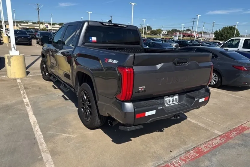2023 Toyota Tundra SR5 photo 1