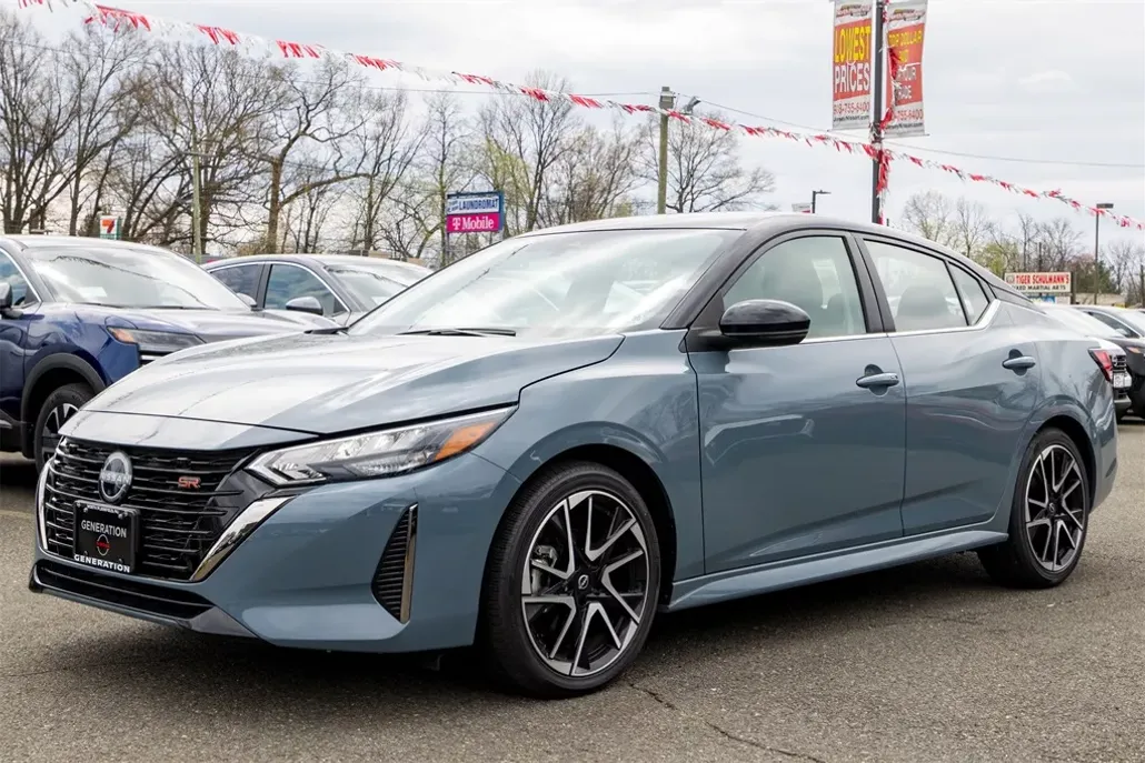 2024 Nissan Sentra SR photo 1