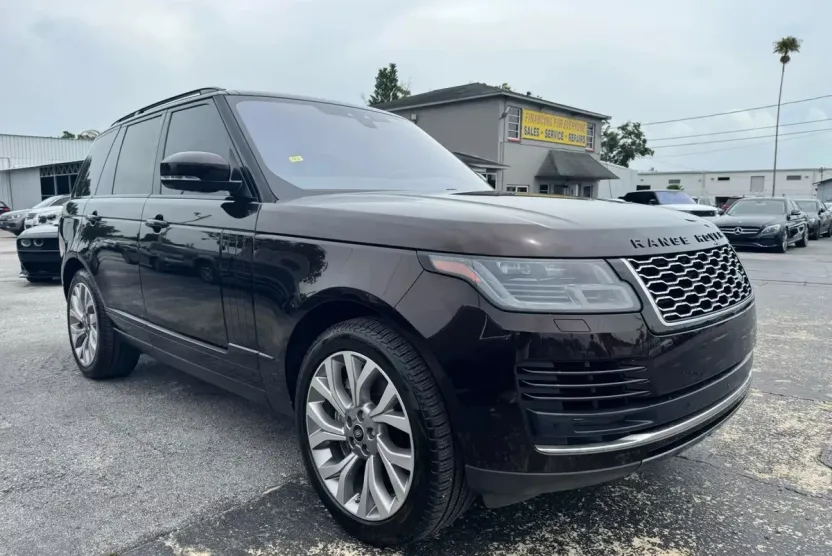 2019 Land Rover Range Rover HSE photo 1