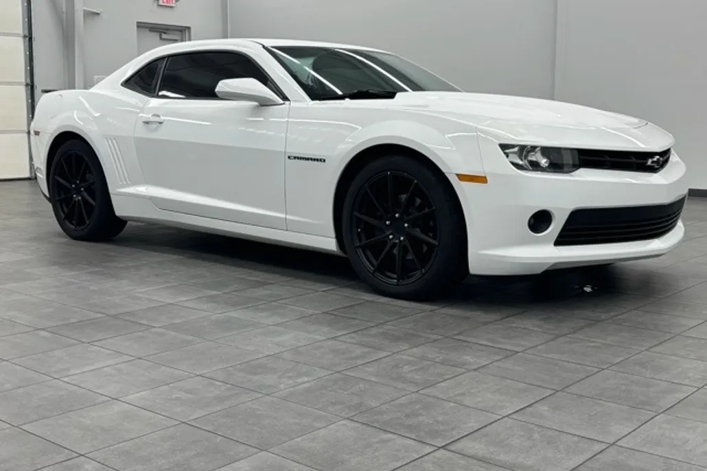 2015 Chevrolet Camaro 2LT photo 1