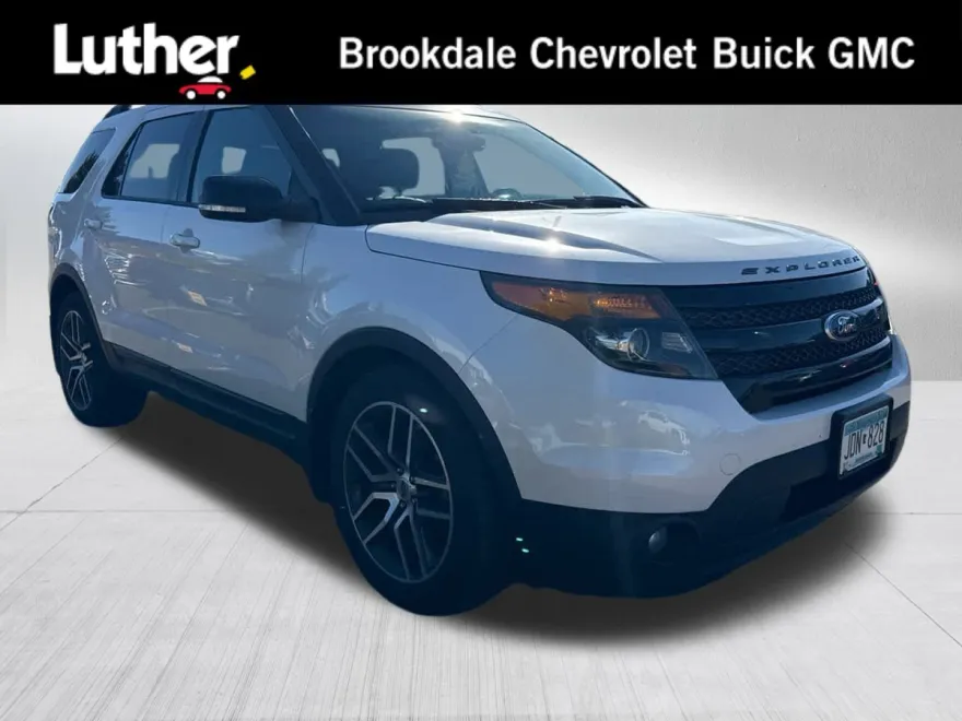 2015 Ford Explorer Sport photo 1