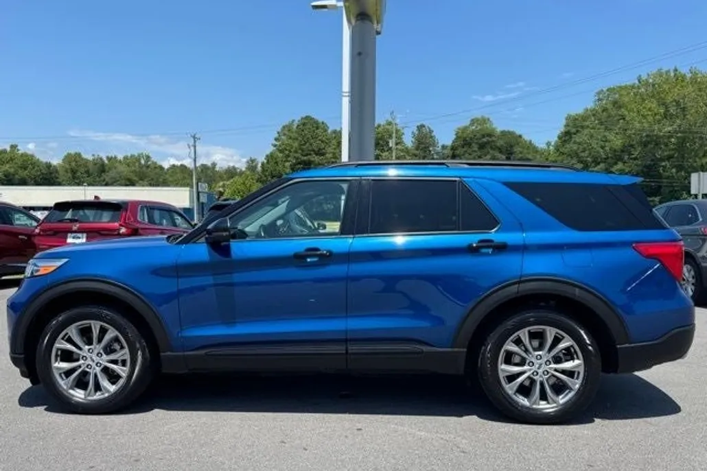 2022 Ford Explorer Limited photo 1
