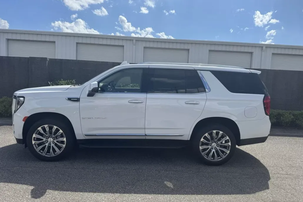 2022 Gmc Yukon Denali photo 1