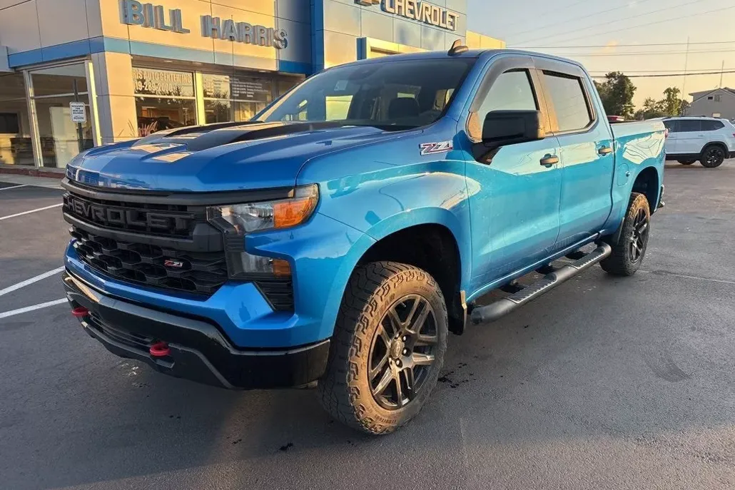 2022 Chevrolet Silverado 1500 Custom Trail Boss photo 1