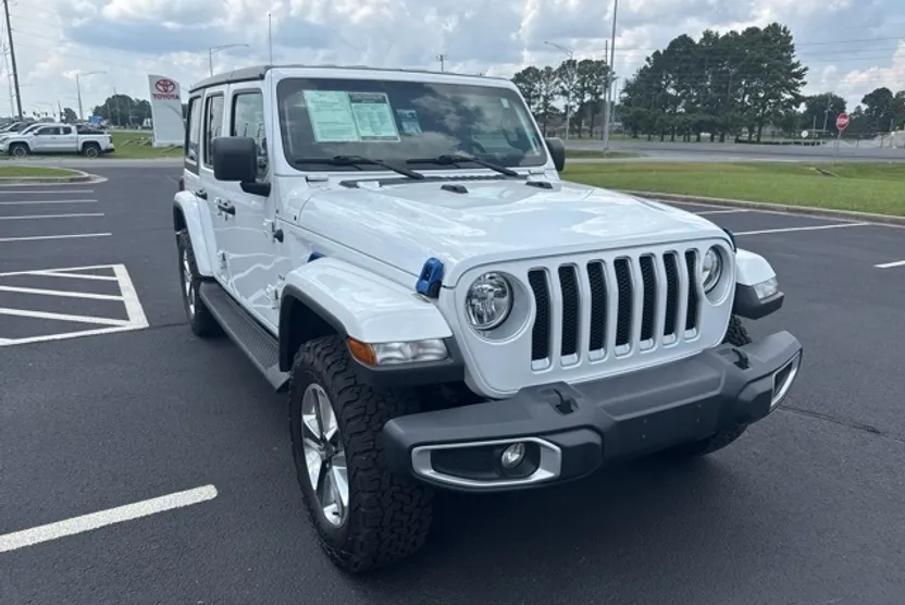 2020 Jeep Wrangler Unlimited Sahara photo 1