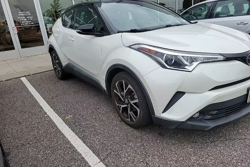 2019 Toyota C-HR Limited photo 1