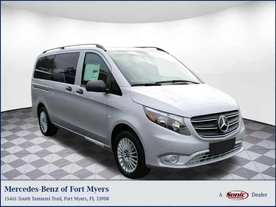 2023 Mercedes Benz Metris Van photo 1