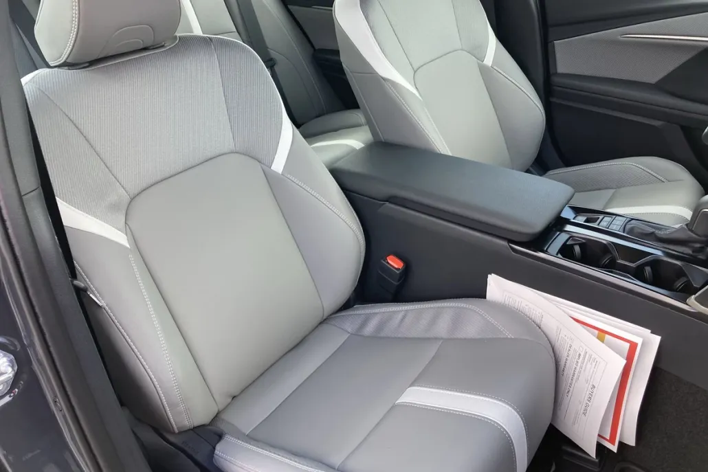 2025 Toyota Camry SE photo 1