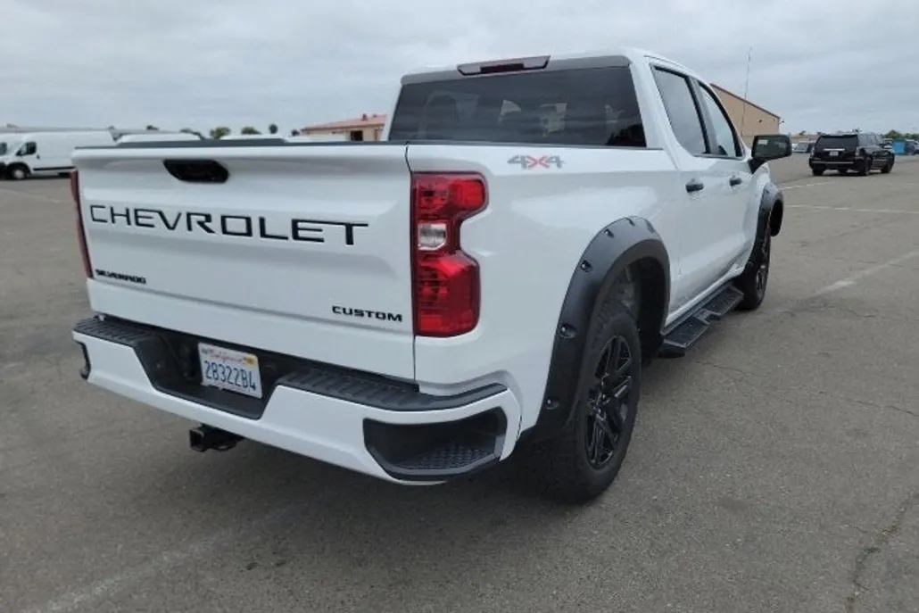 2024 Chevrolet Silverado 1500 Custom photo 1