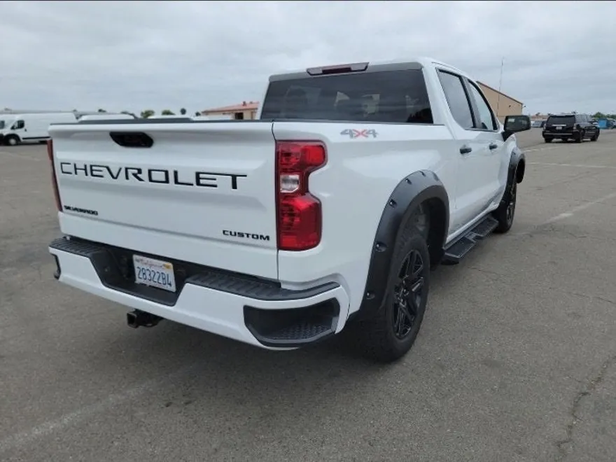 2024 Chevrolet Silverado 1500 Custom photo 1
