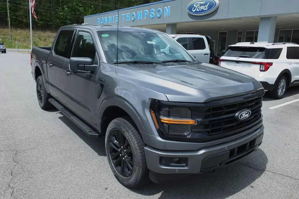 2025 Ford F-150 XLT photo 1