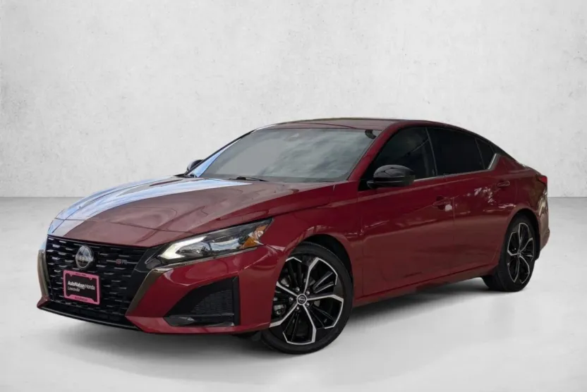 2024 Nissan Altima 2.5 SR photo 1