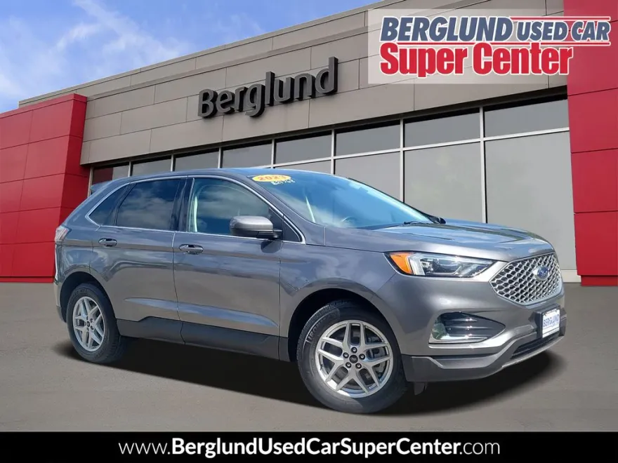 2023 Ford Edge Titanium photo 1