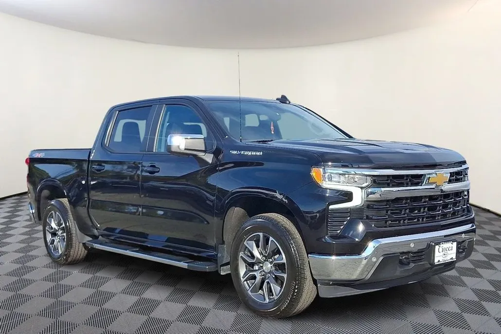 2024 Chevrolet Silverado 1500 LT photo 1