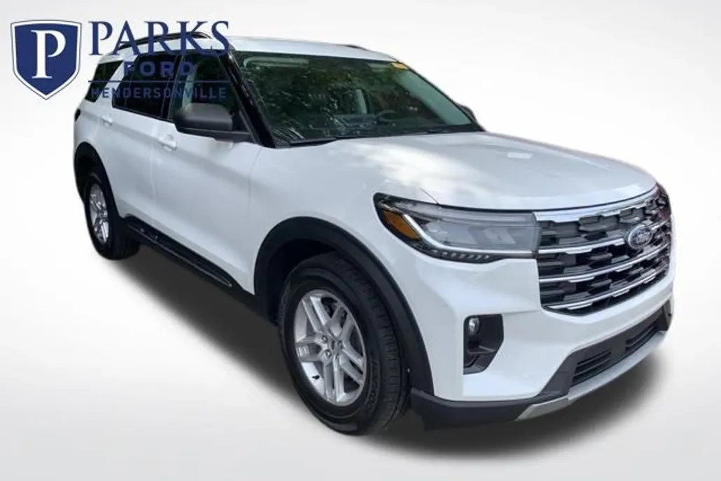 2025 Ford Explorer photo 1