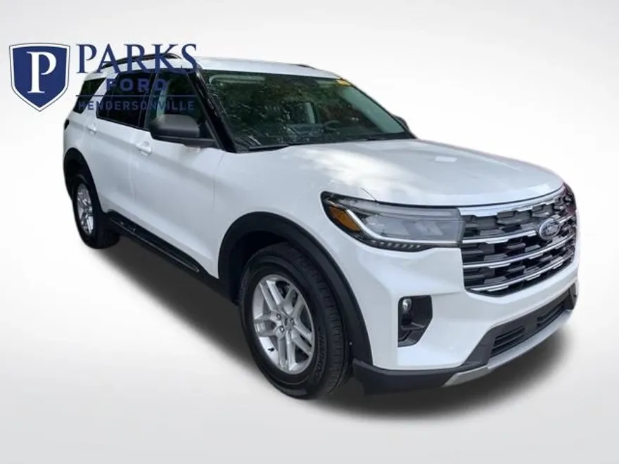 2025 Ford Explorer photo 1