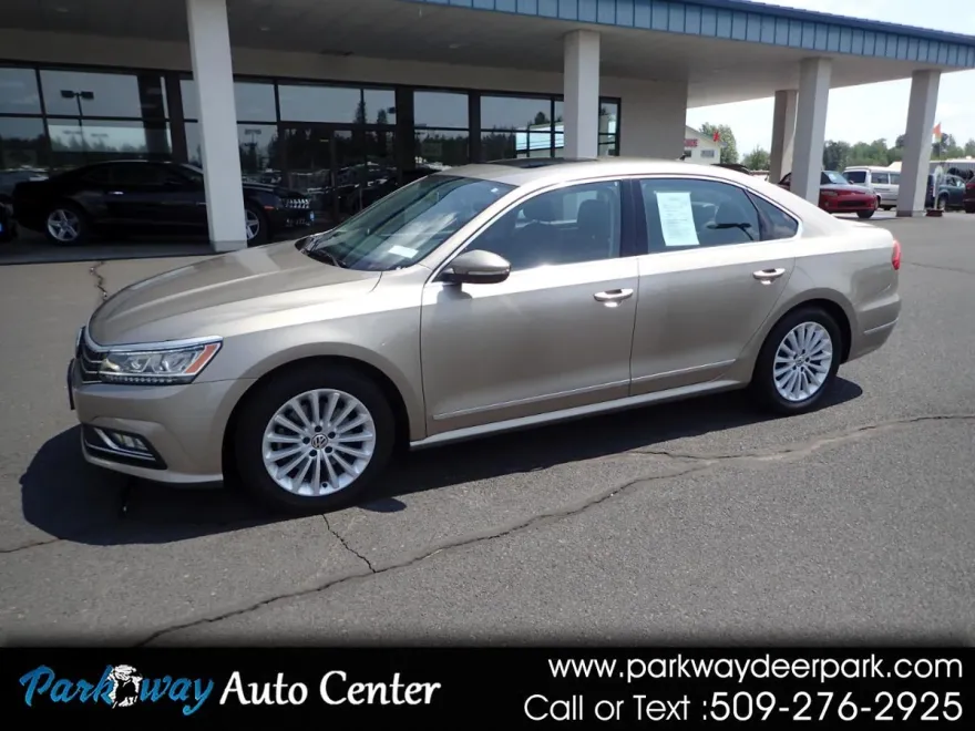 2016 Volkswagen Passat SE photo 1