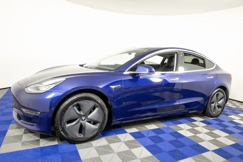 2018 Tesla Model 3 Long Range photo 1