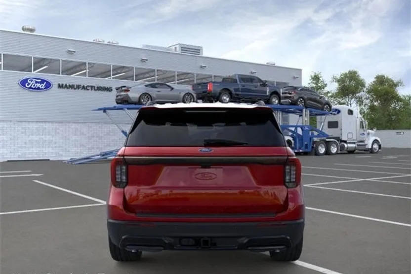 2025 Ford Explorer ST-Line photo 1