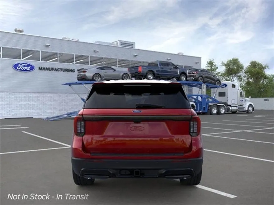 2025 Ford Explorer ST-Line photo 1