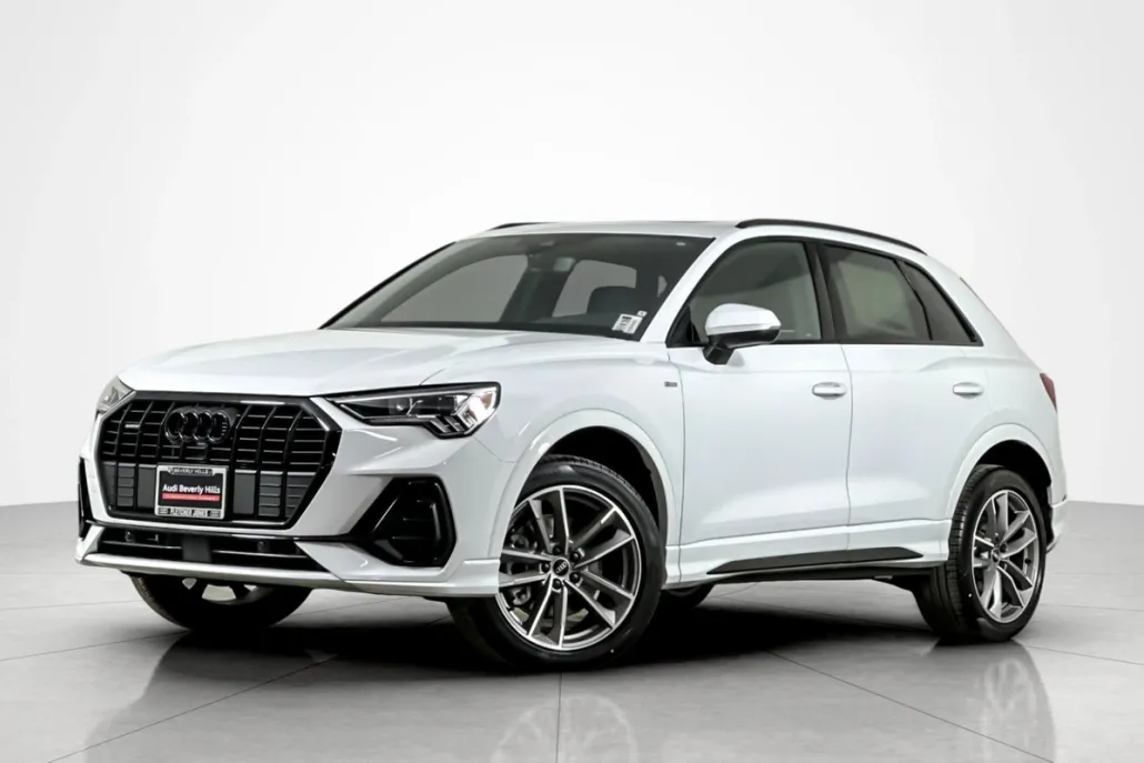 2025 Audi Q3 S line Premium Plus 45 TFSI photo 1