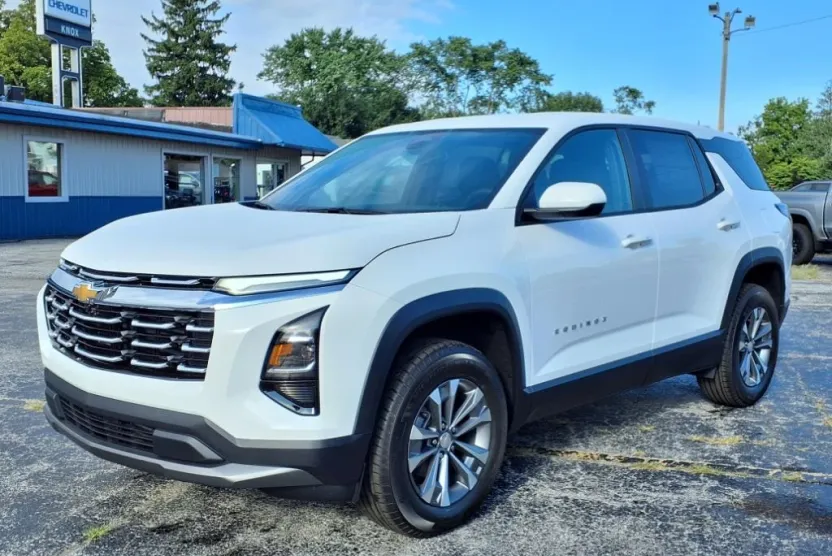 2026 Chevrolet Equinox LT photo 1