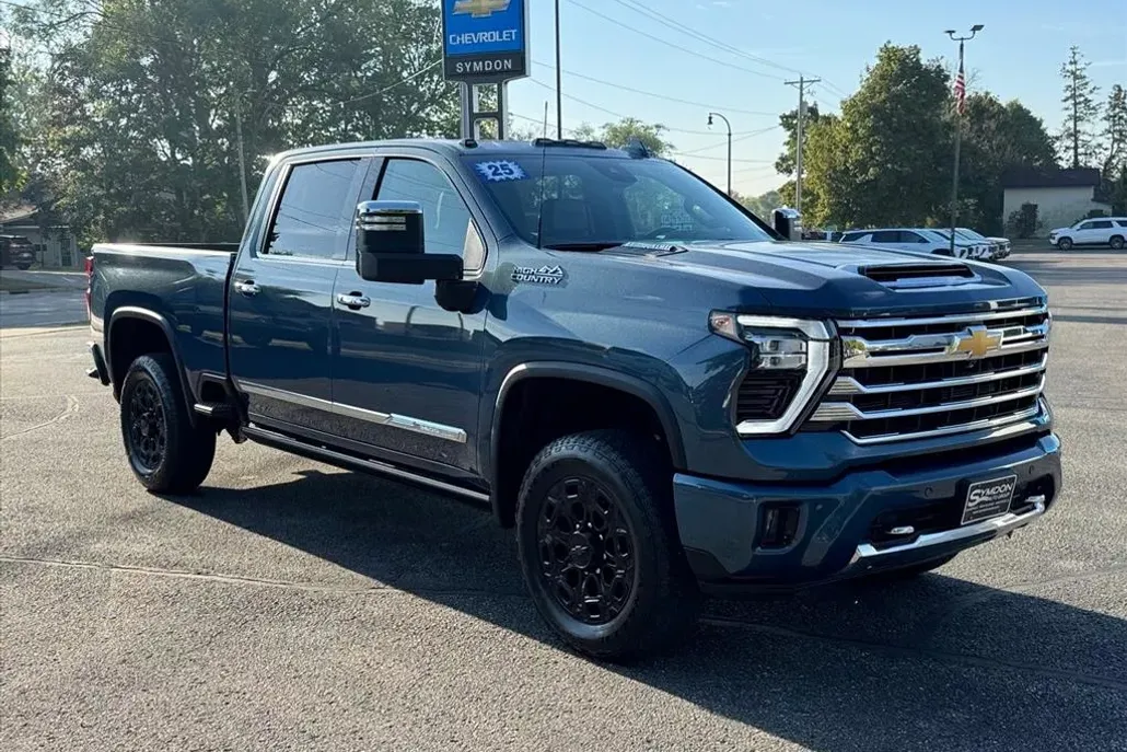 2025 Chevrolet Silverado 3500HD High Country photo 1