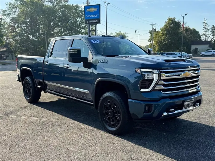 2025 Chevrolet Silverado 3500HD High Country photo 1