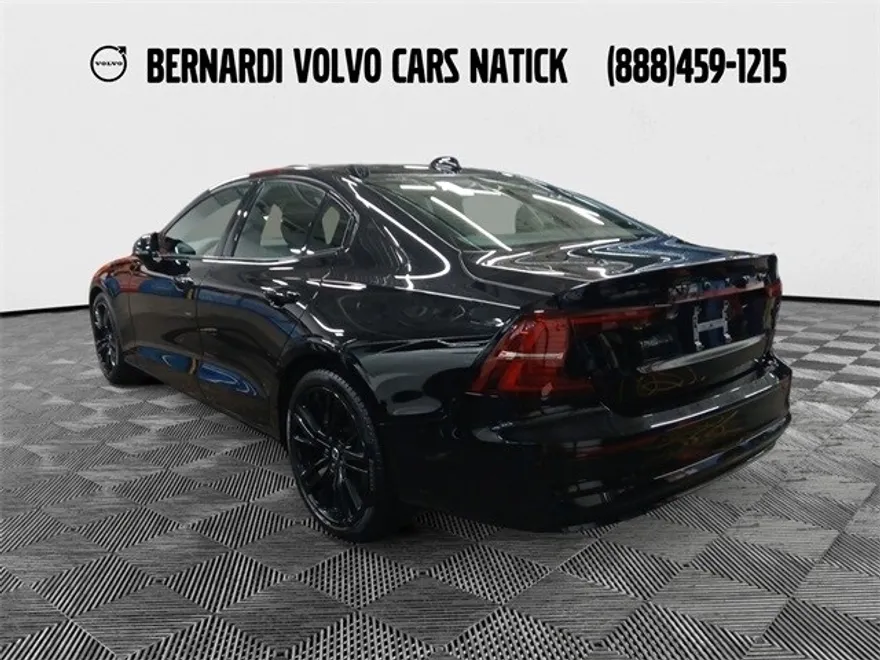 2023 Volvo S60 B5 Plus Black Edition photo 1