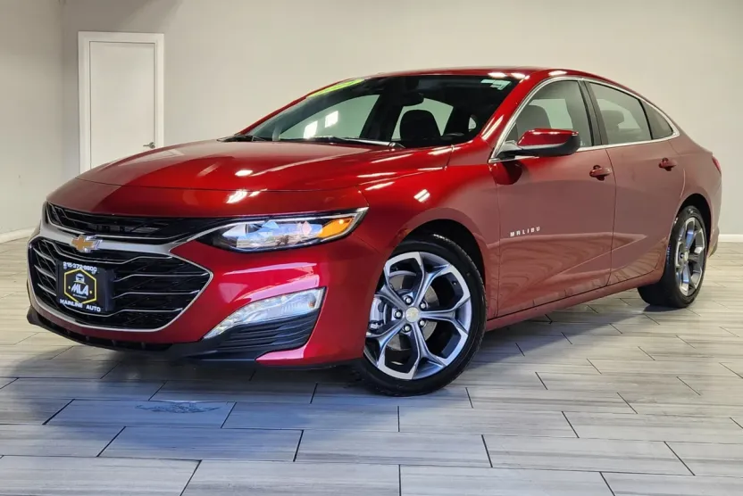 2024 Chevrolet Malibu 1LT photo 1