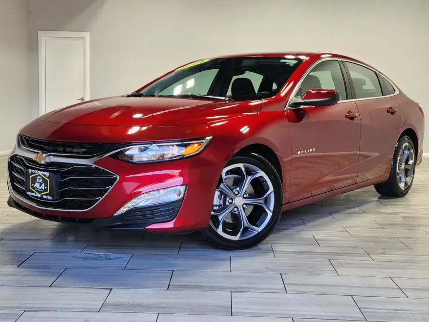 2024 Chevrolet Malibu 1LT photo 1