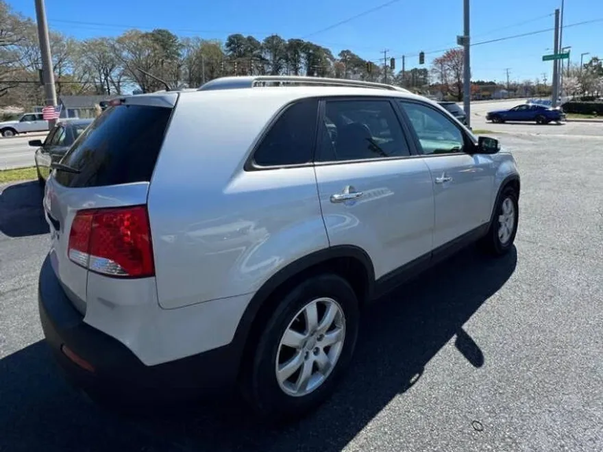 2013 Kia Sorento LX photo 1