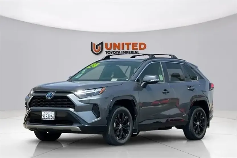 2024 Toyota RAV4 Hybrid SE photo 1