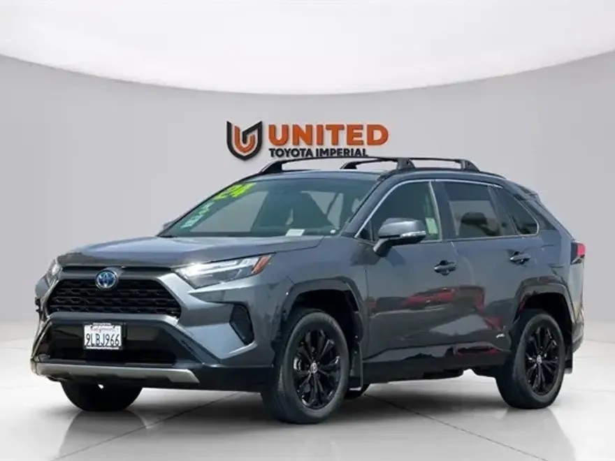 2024 Toyota RAV4 Hybrid SE photo 1