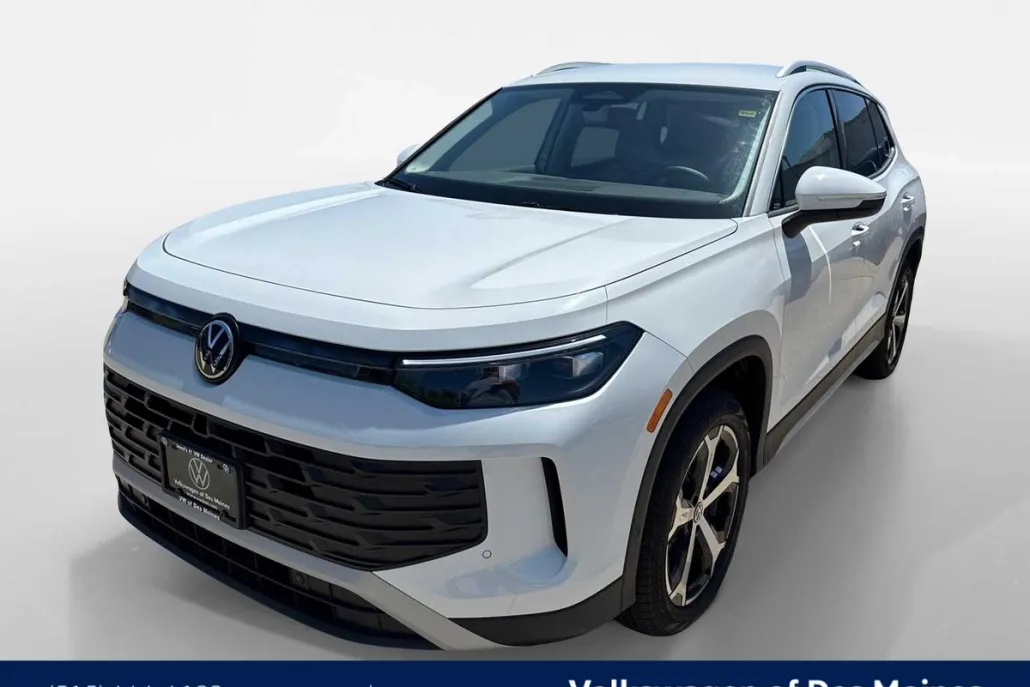 2025 Volkswagen Tiguan SE photo 1