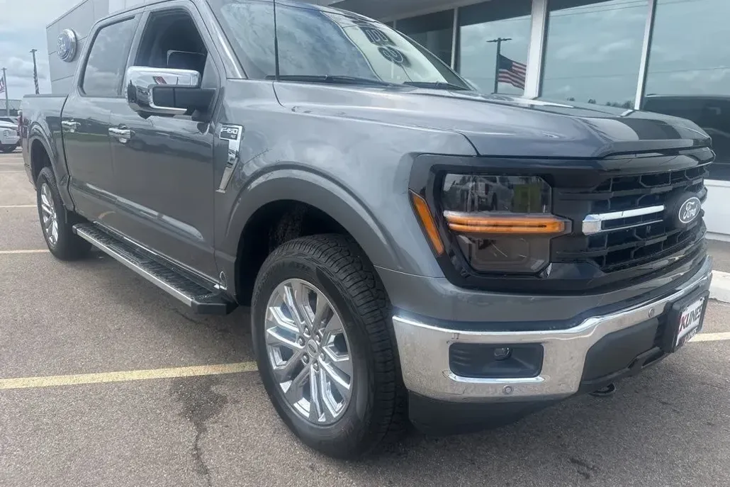 2025 Ford F-150 XLT photo 1