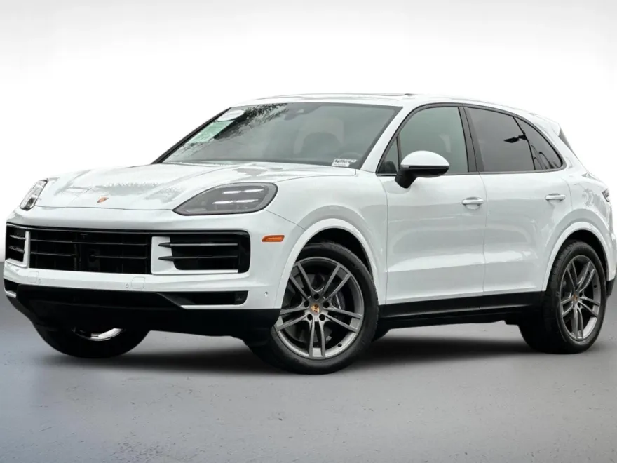 2025 Porsche Cayenne Turbo photo 1