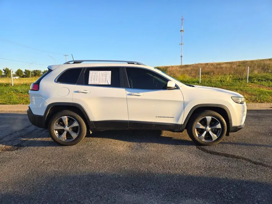 2019 Jeep Cherokee Limited photo 1