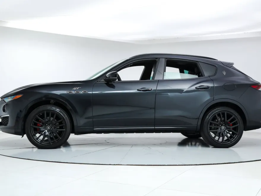 2022 Maserati Levante GT photo 1