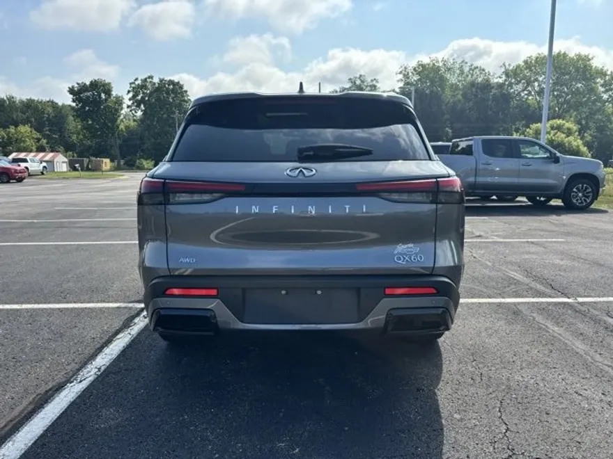 2023 Infiniti QX60 Luxe photo 1
