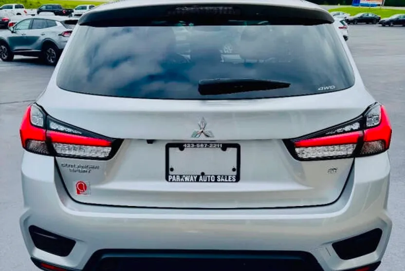 2022 Mitsubishi Outlander Sport SE photo 1