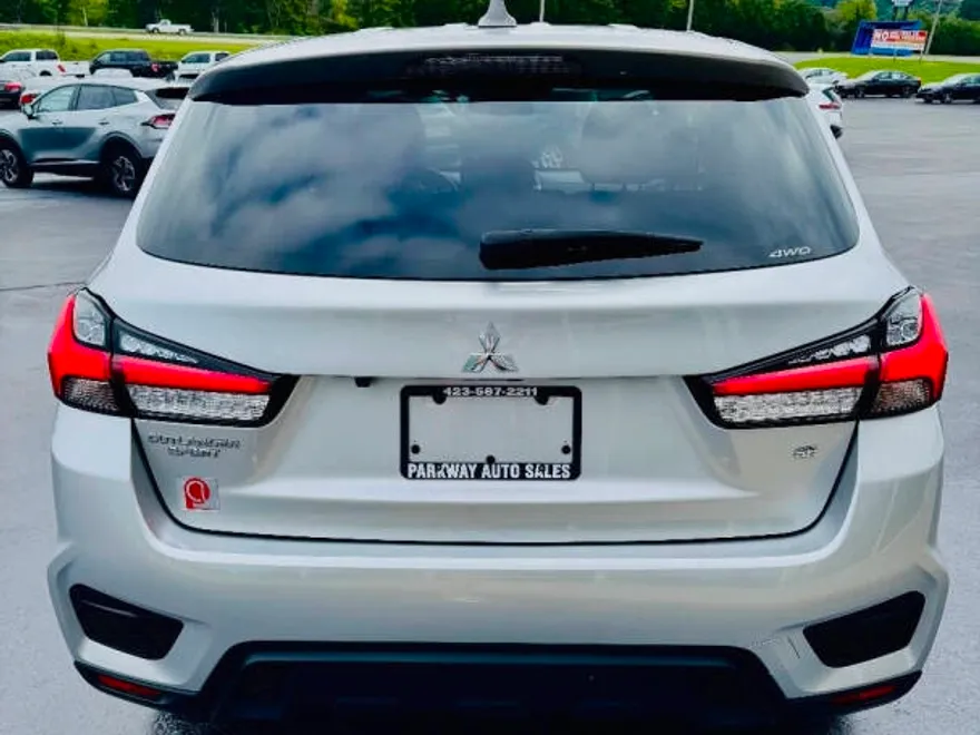 2022 Mitsubishi Outlander Sport SE photo 1