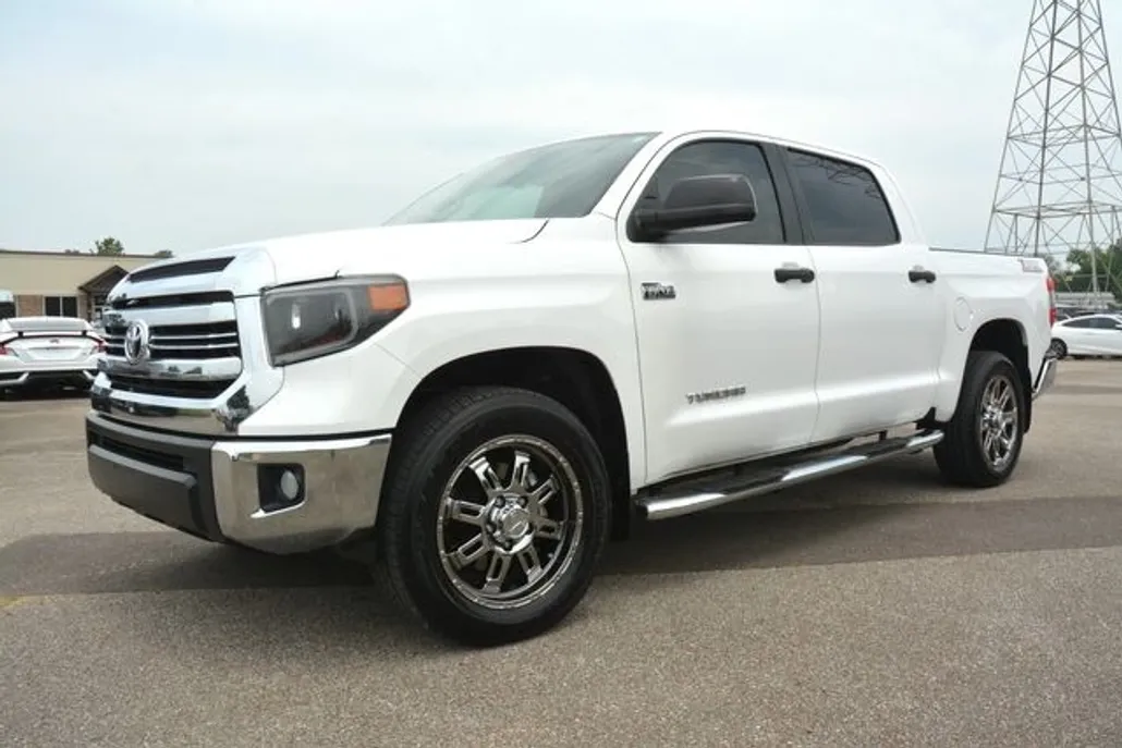 2016 Toyota Tundra SR5 photo 1
