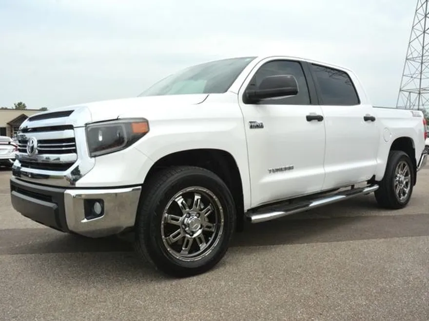 2016 Toyota Tundra SR5 photo 1