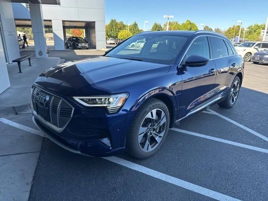 2023 Audi e-tron Premium Plus photo 1